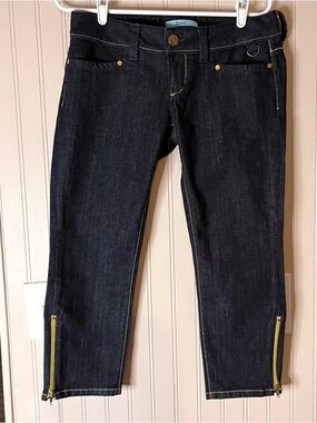 Marciano women’s dark wash capri jeans fill side zippers size 28 gold accents